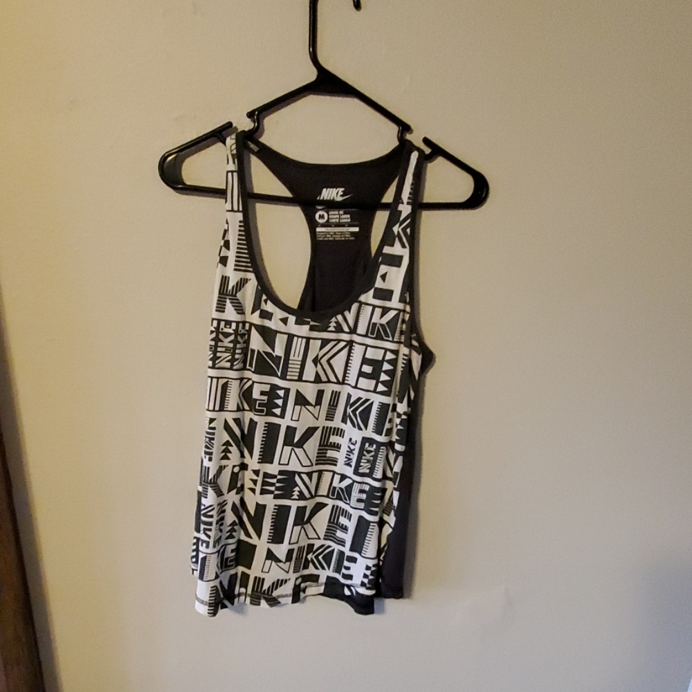 Meduim Nike tank